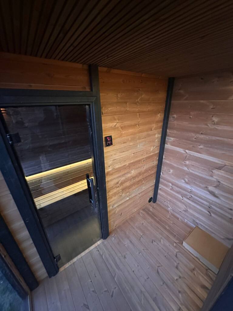 Pirtis ir kubilas po stogu – nuotrauka 5