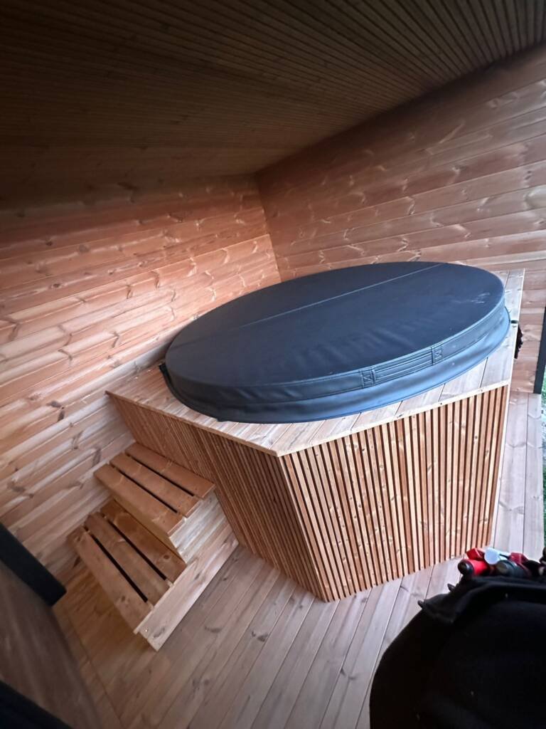 Pirtis ir kubilas po stogu – nuotrauka 9
